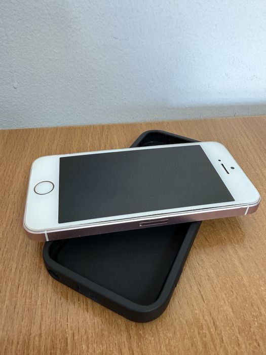 Айфон 5s se в хорошем состояний