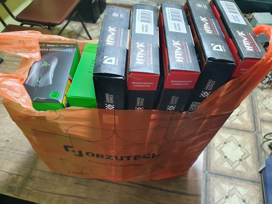 Механическая клавиатура и разер мышка 10шт