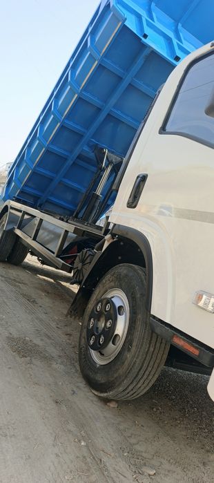 Автобус дан нолдан терилган хама янги запчаст койилган