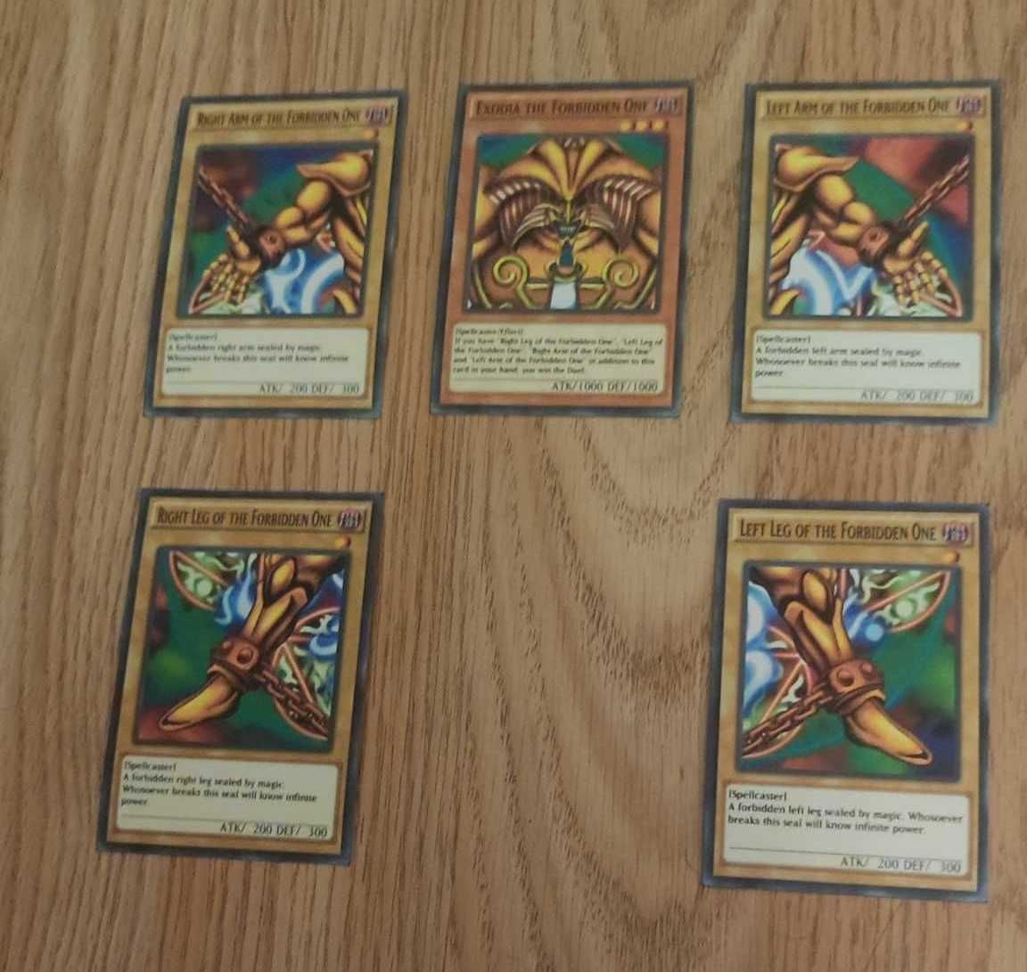 Продавам Yu Gi Oh карти