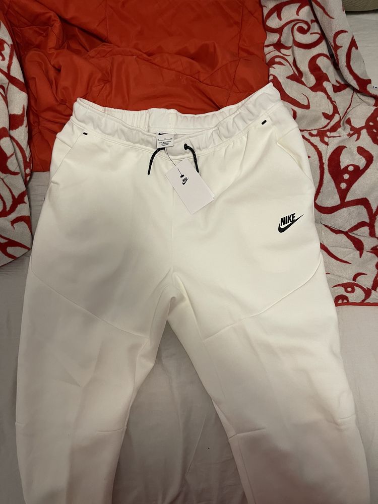 Pantaloni Nike Tech Fleece White (albi)