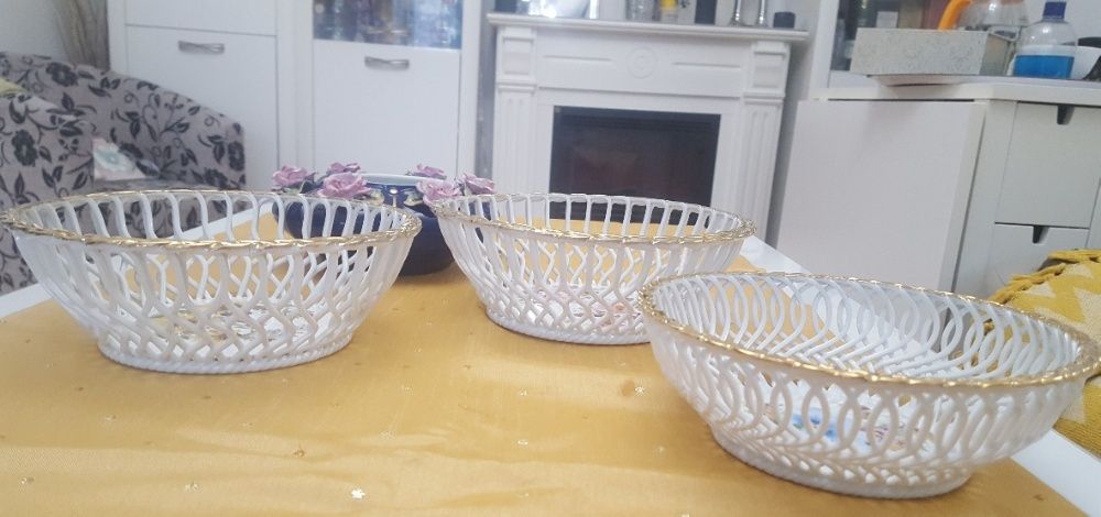 Vase decor portelan alb si seturi masa, farfurii, platouri