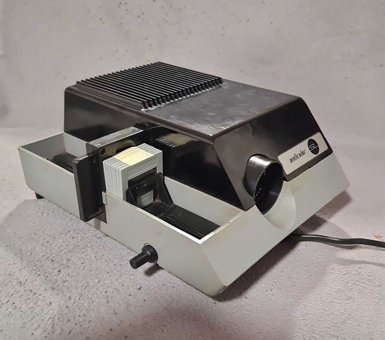 Proiector diapozitive "MALICOLOR"