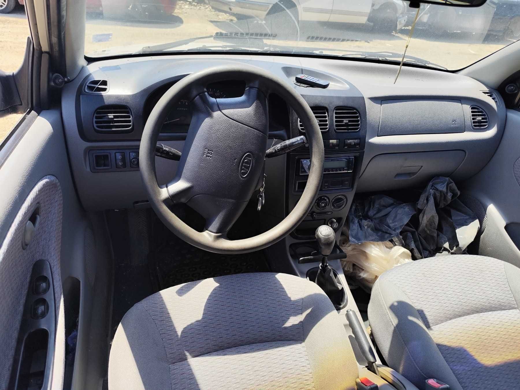 Kia Rio 1.4 - 75к.с - 2001г. на части