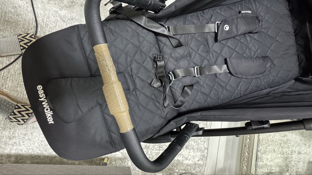 Продам прогулочную коляску EASY WALKER jackey