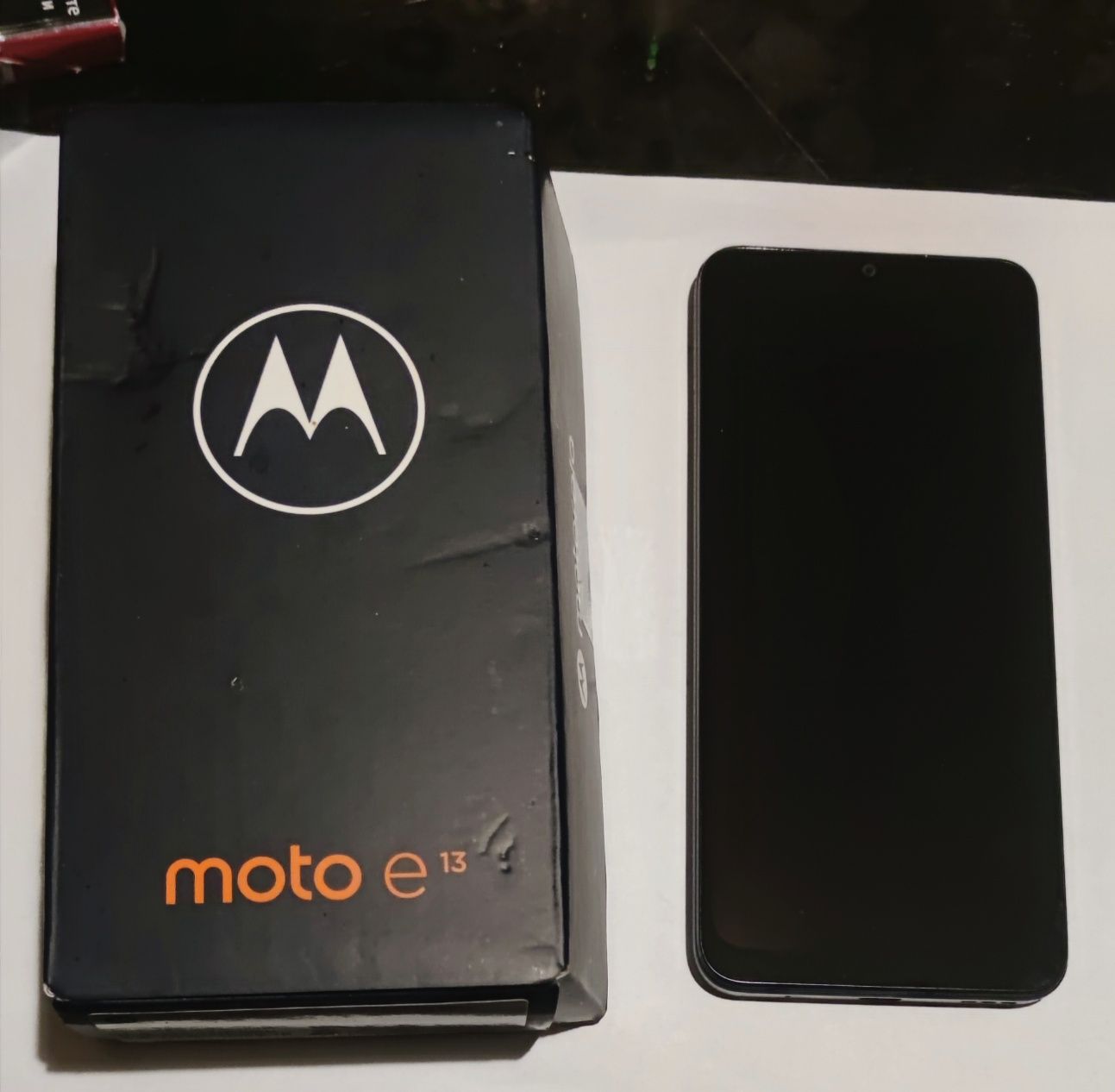 Motorola e13 чисто нови 2 броя.