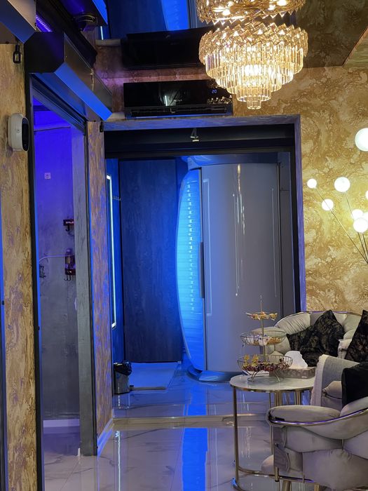 3 Aparate de bronzat :1 MegaSun Space 3000,2 Esprit 770