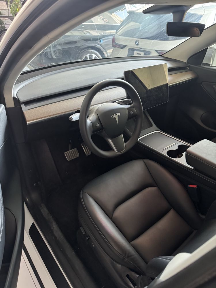 TESLA model Y sotiladi