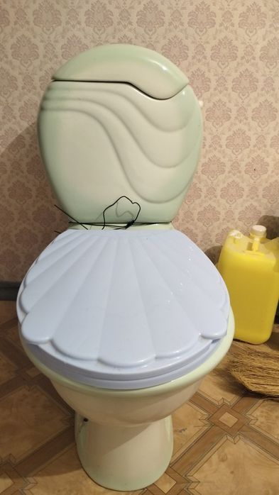 Продается Унитаз