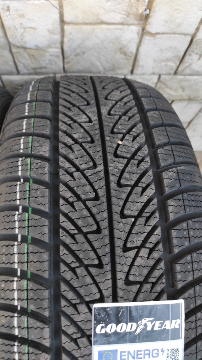 Зимни гуми 225/45/17 Good year Ultra grip 8 dot 4223,БОРД