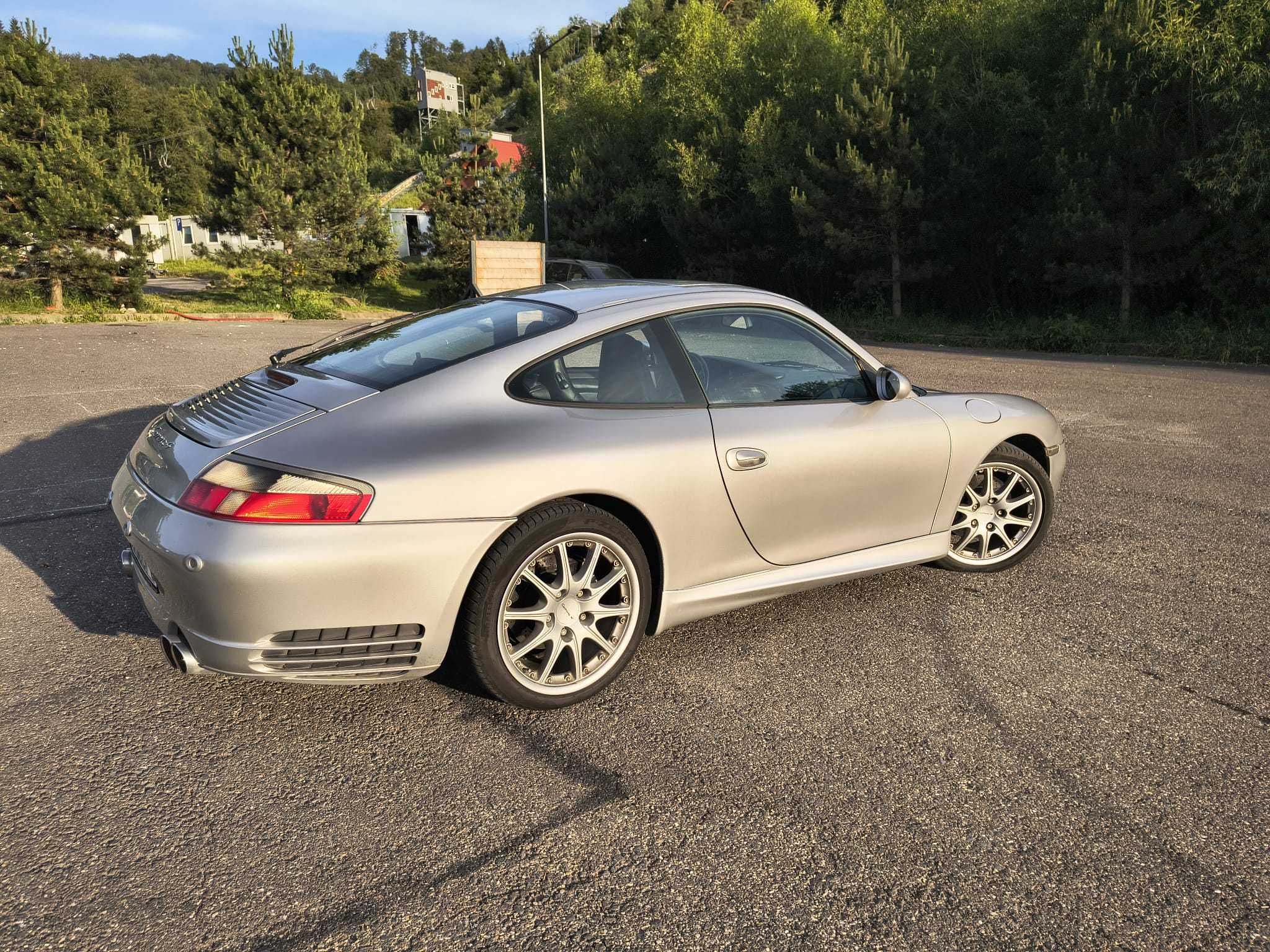 PORSCHE CARRERA 996/911 an 2001