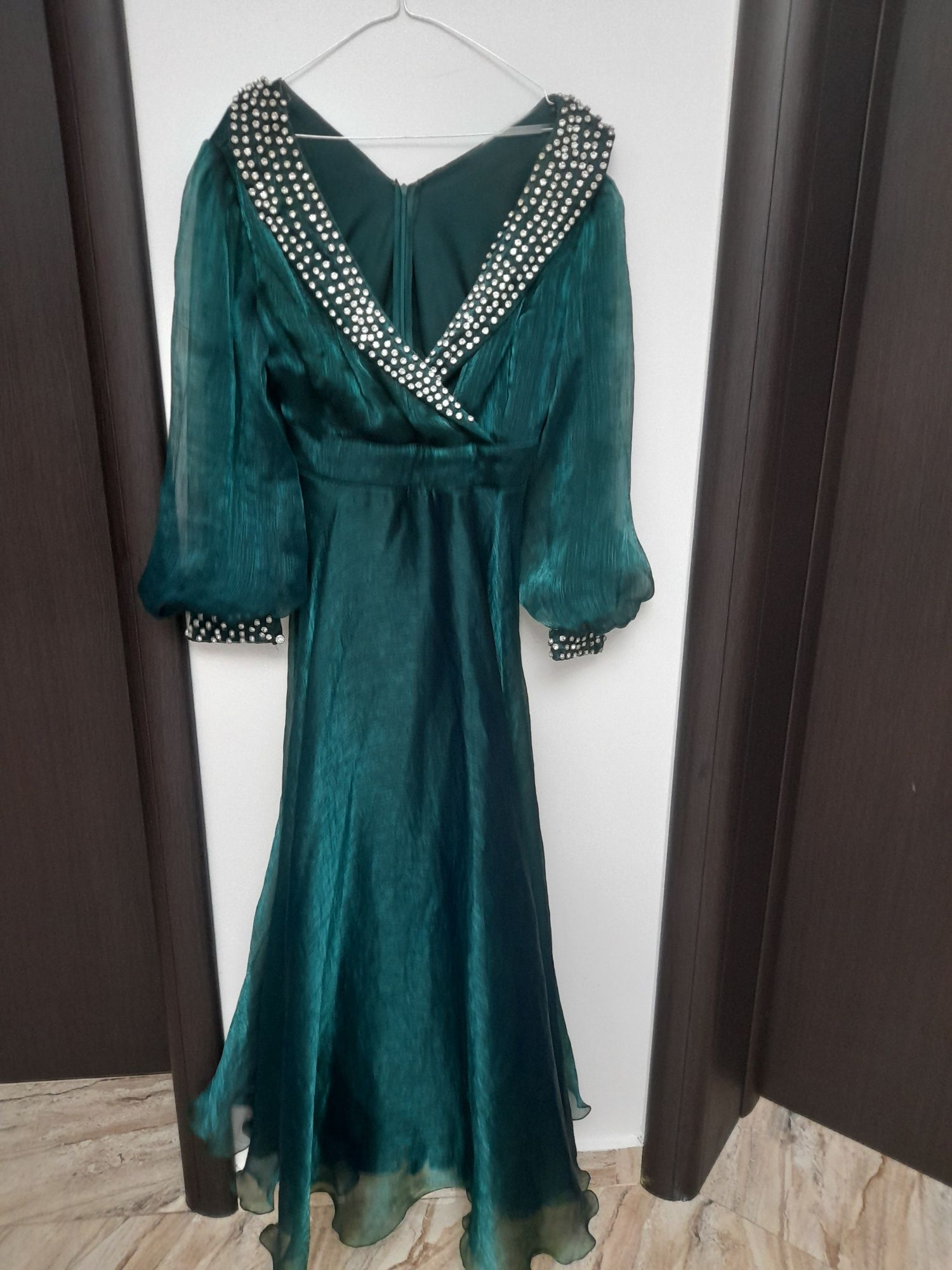 rochie verde smarald