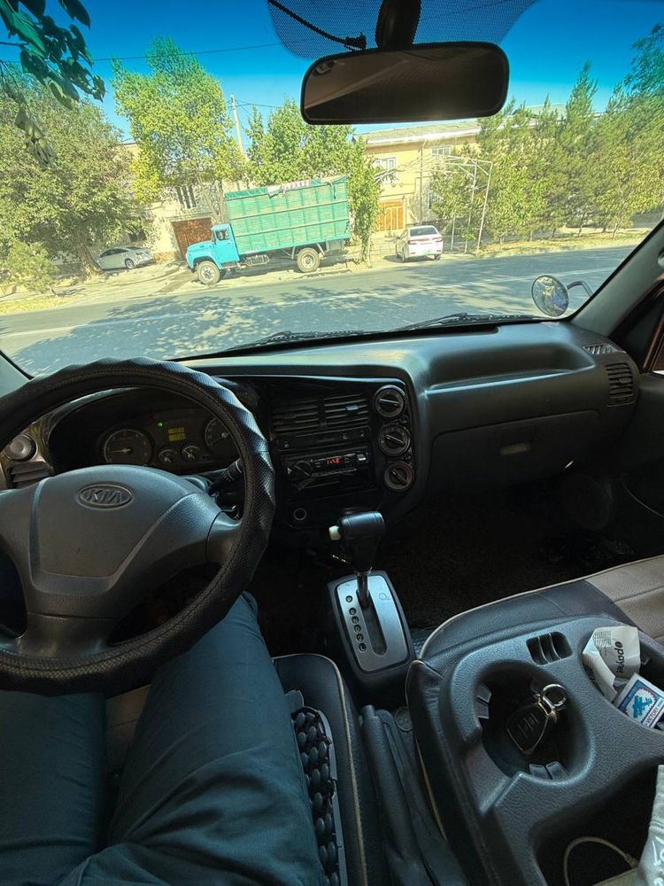 Kia bongo 2010 yili