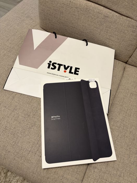 Husa originala Apple smart folio black pentru ipad pro 13” m4/m5
