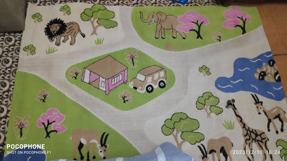 Продаётся детские палас ковёр.