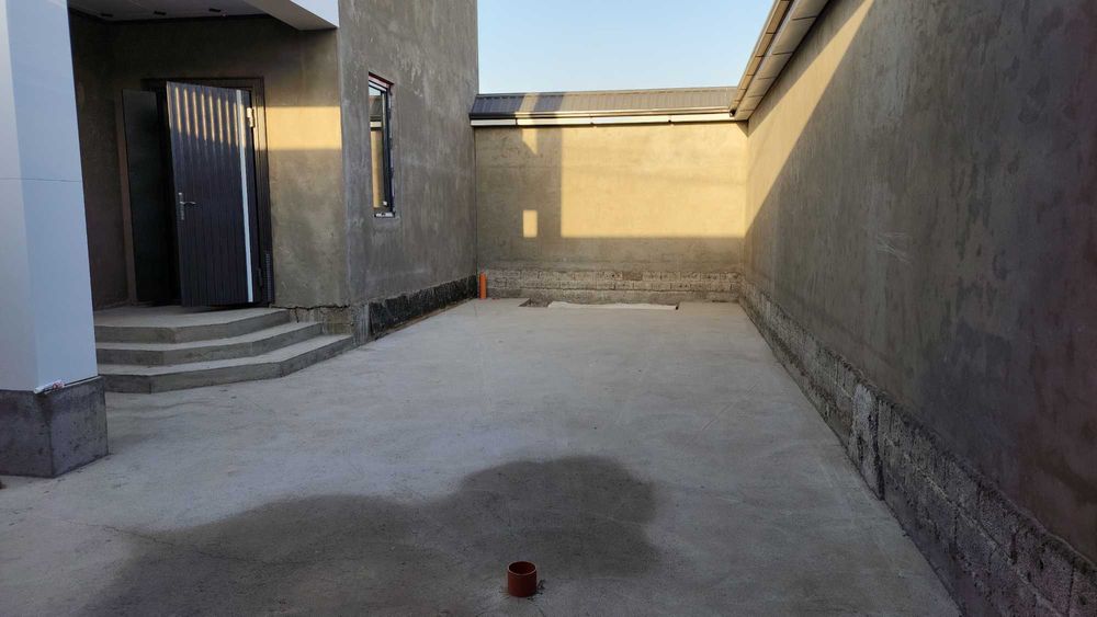 Уй сотилади 2 сотик 185 кв.м + монсарда