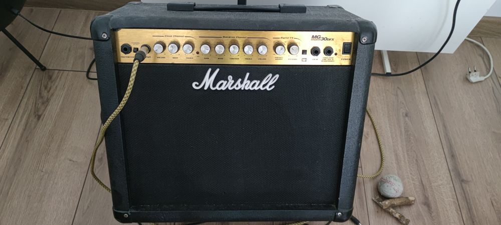 Marshall MG30dfx