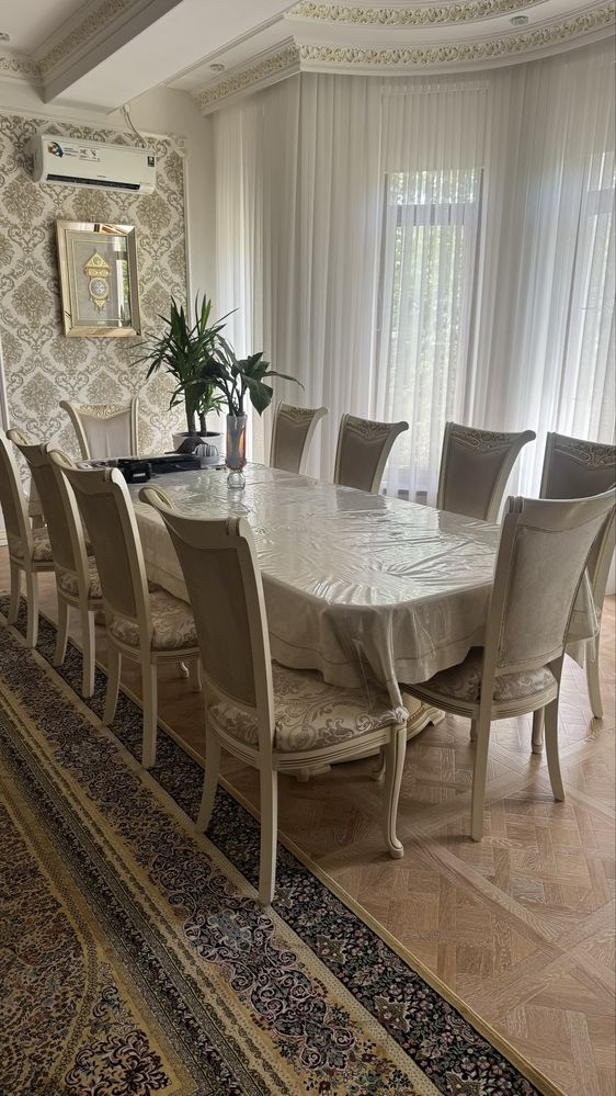 Продам стол и стулья