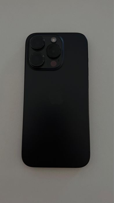 Iphone 15 pro 88% baterie