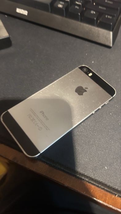 4 iPhone-uri pentru piese