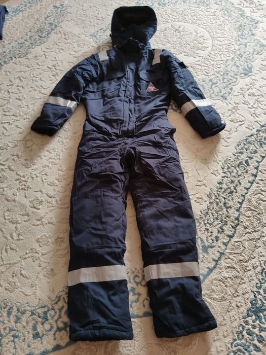 Продается зимний комбинезон!!!