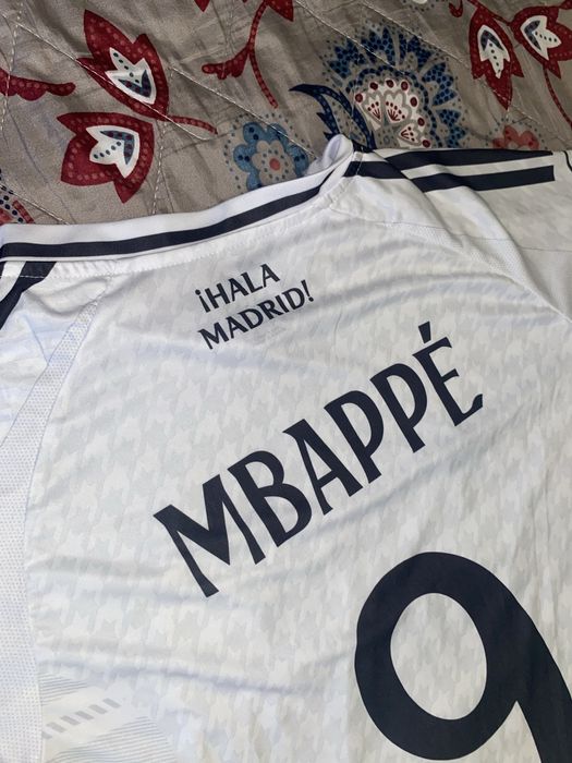 Tricou Real Madrid nr.9 Mbappe nou fara eticheta