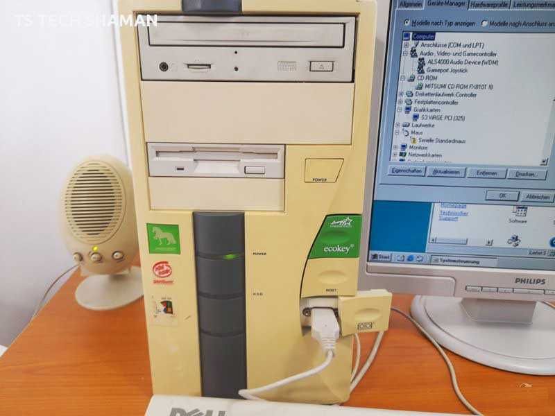 Продавам рядък ретро компютър Pentium MMX с WINDOWS 98 и 5,25" диск!