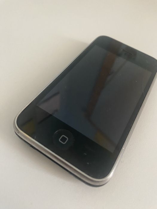 4 броя Iphone + ipod