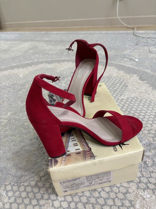 Новый почти 37 размер