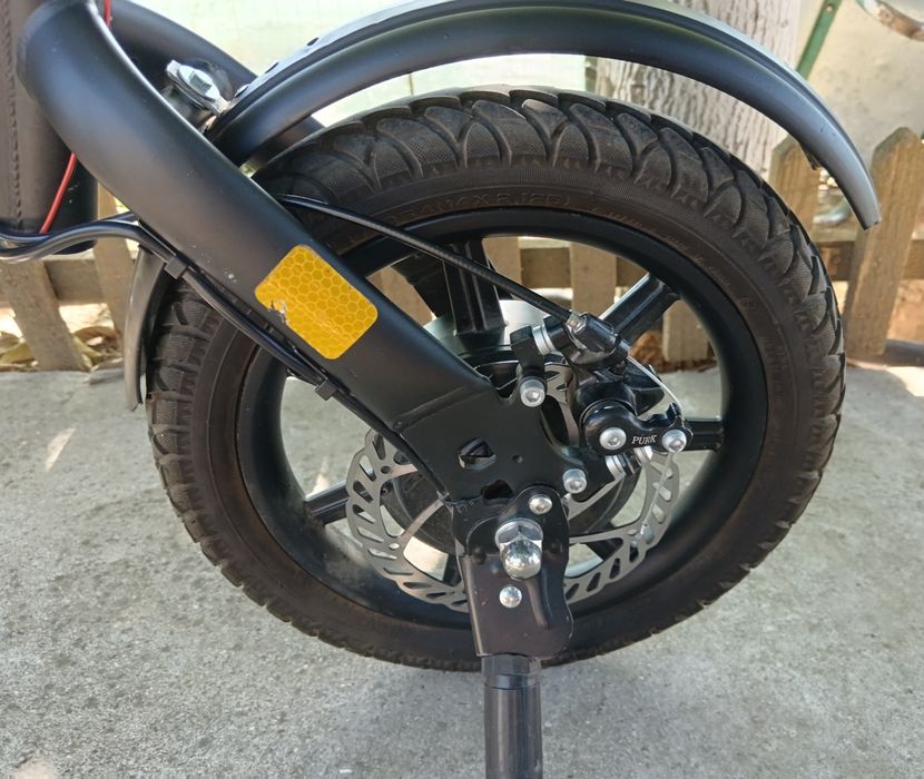 Bicicleta electrica, URBAN GLIDE, cu accelerație, autonomie 40 km