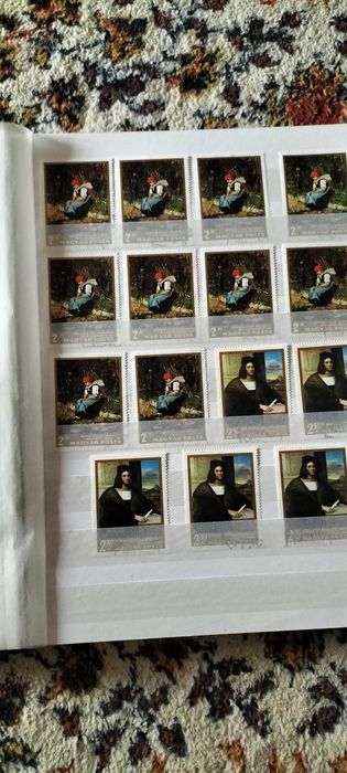 Clasor 32 pagini și 550 mărci poștale