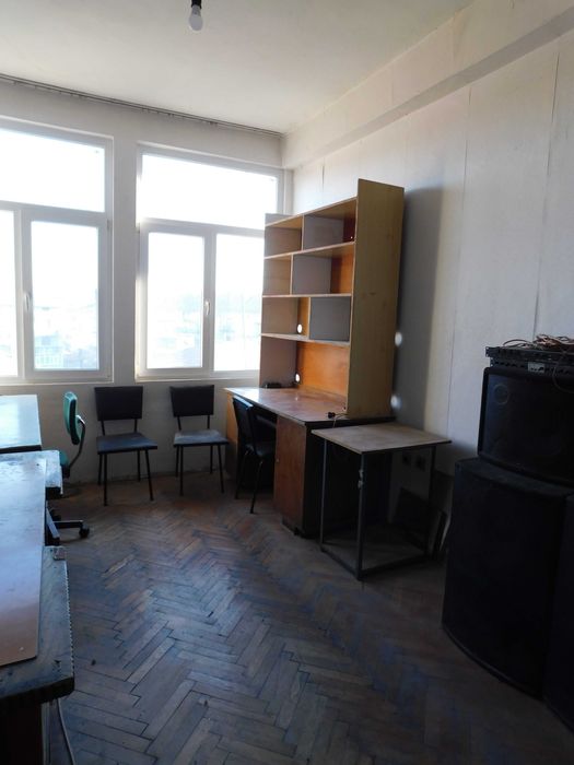 Дава се под наем Офис в Търговище, Център - 12 кв.м за 50 € - Снимка #2