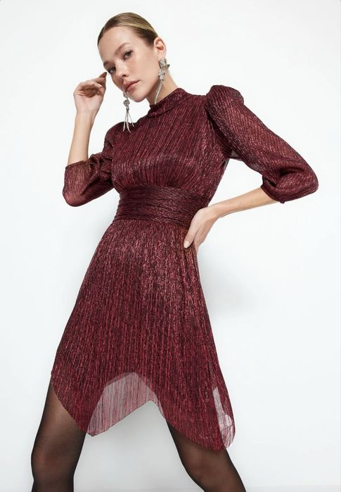 Rochie eleganta midi, in colturi