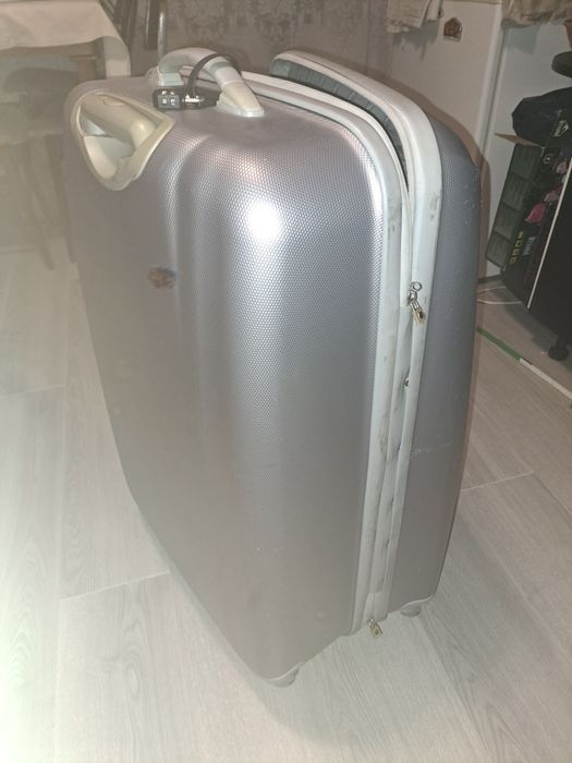 Geamantan mare 36-40 l