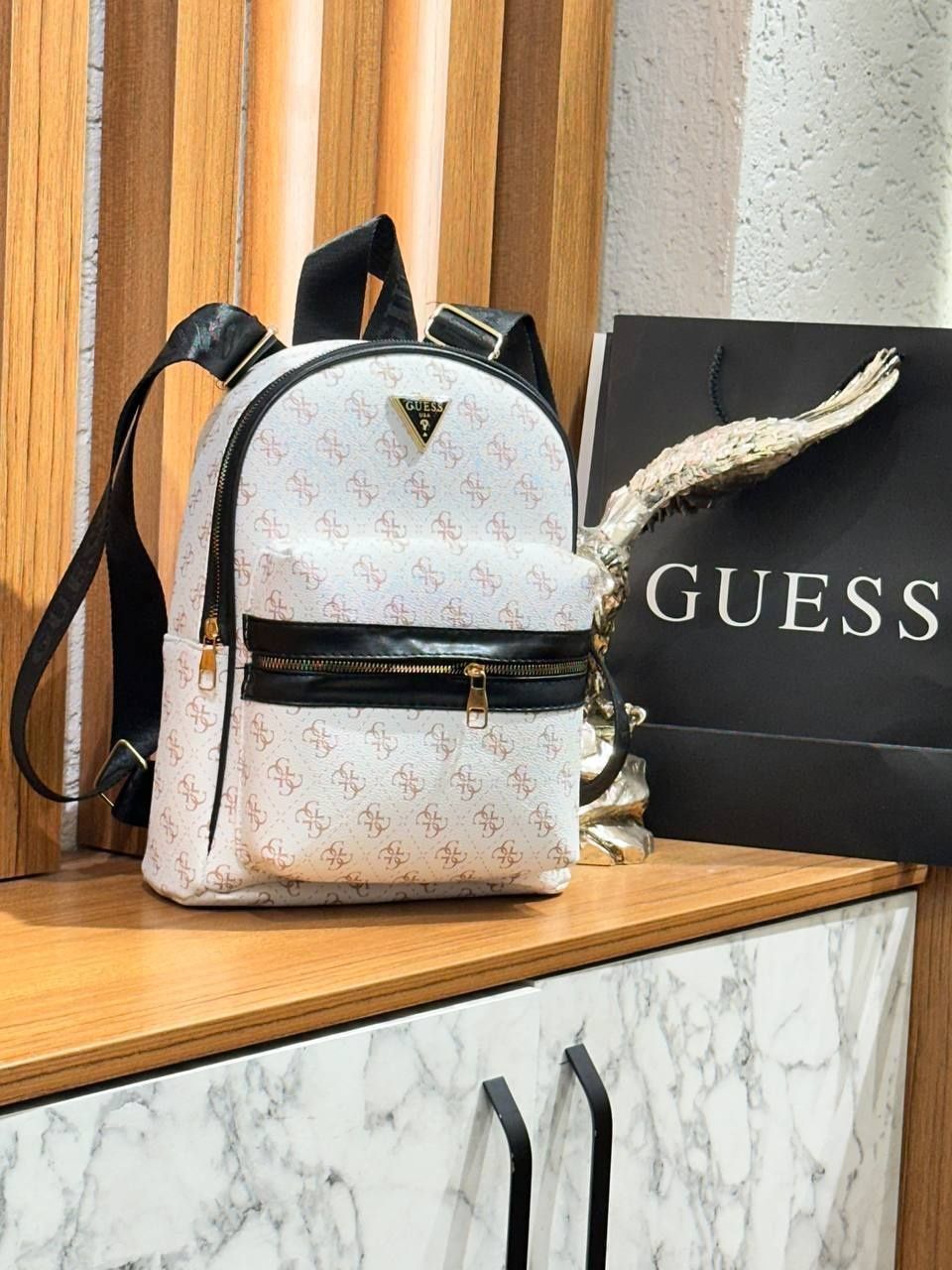 Дамски чехли Guess