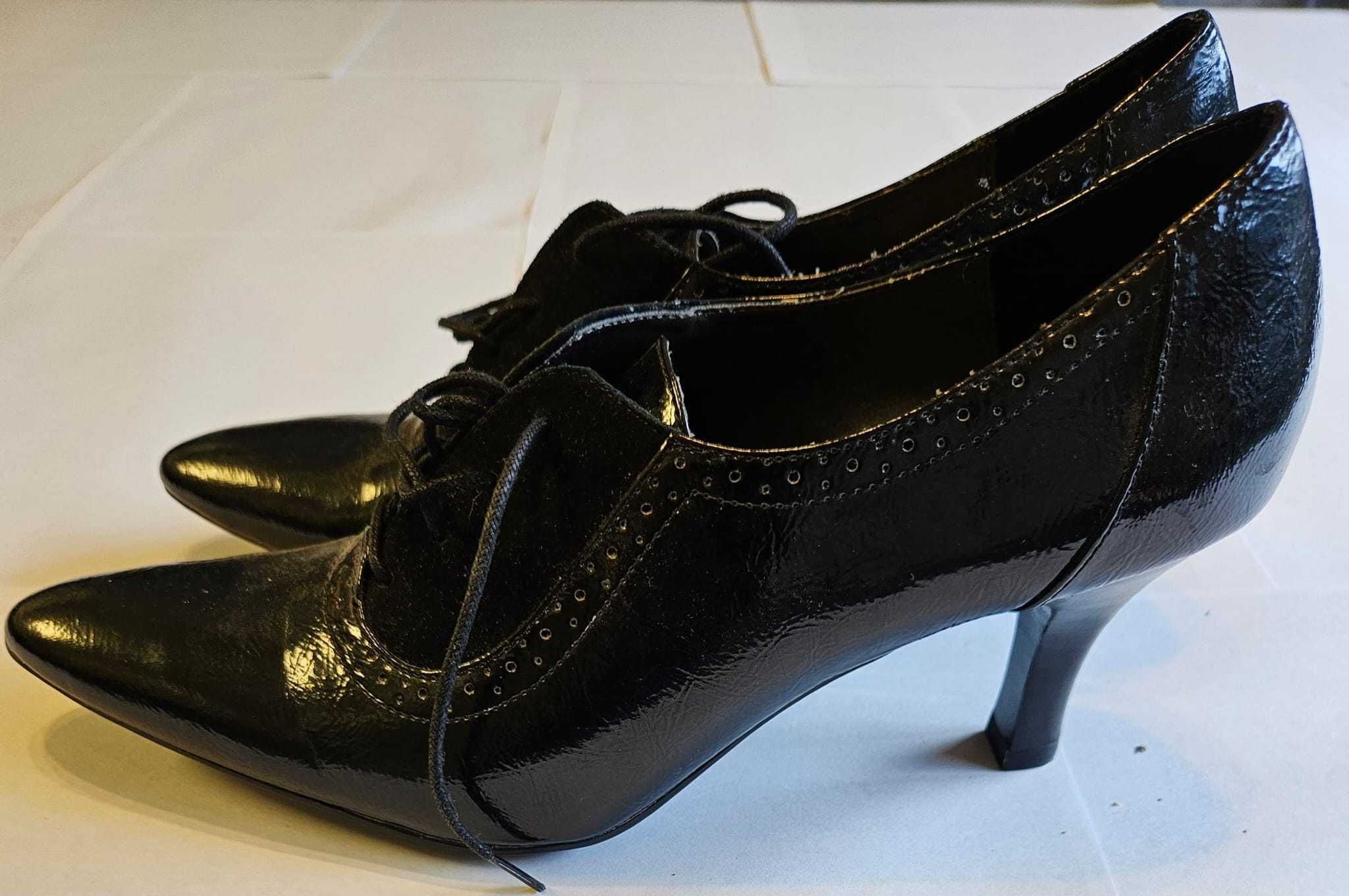Etienne Aigner pantofi cu șireturi din piele neagră  femei 8 M/ EUR38