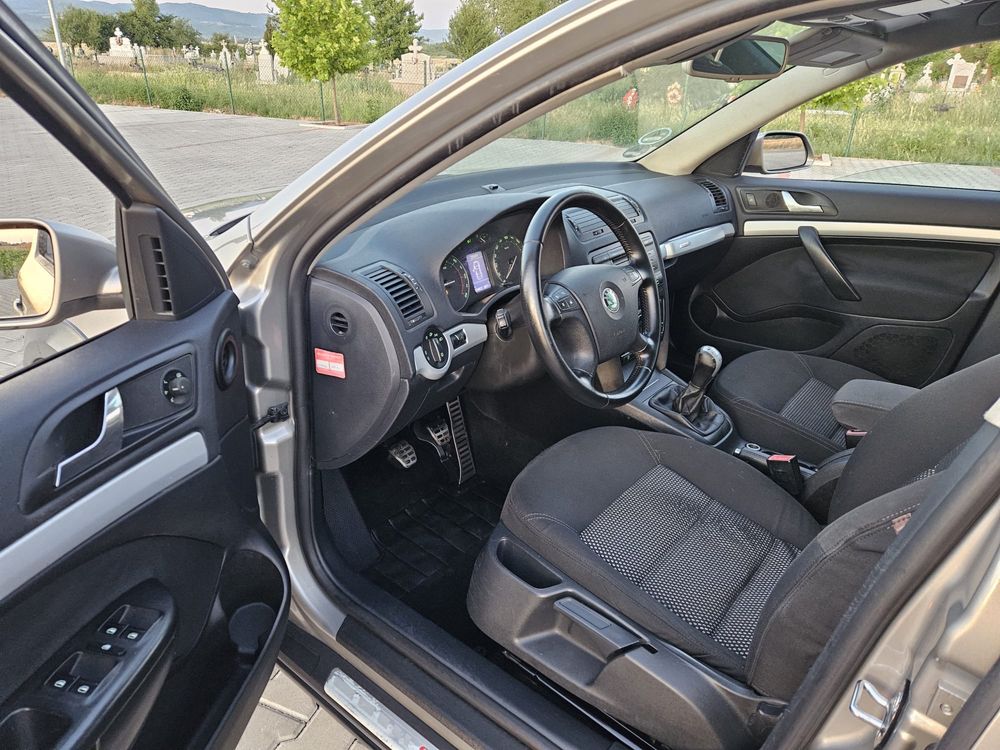 Skoda Octavia Scout/4x4/Clima /zoll/2l