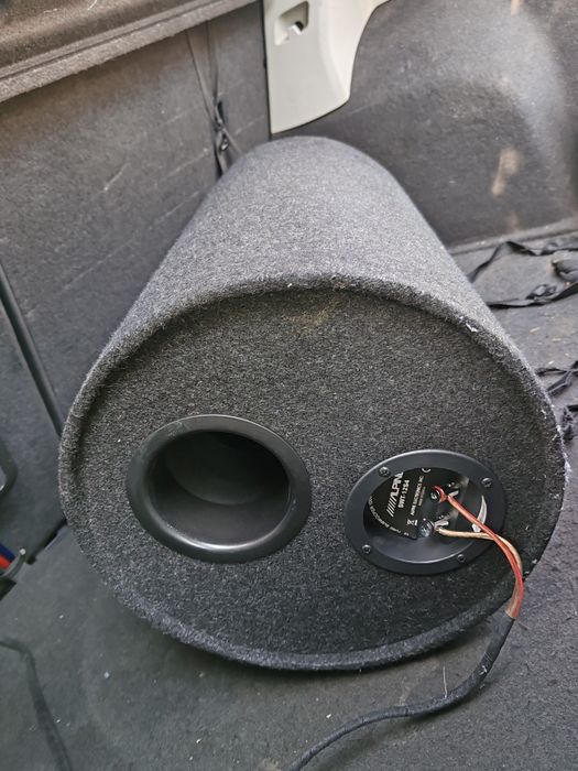 Subwoofer auto Alpine (Preț fix 300 lei)