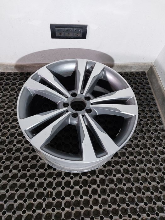 trei jante 19 originale mercedes s w222 / a217 / c217 8,5j et36