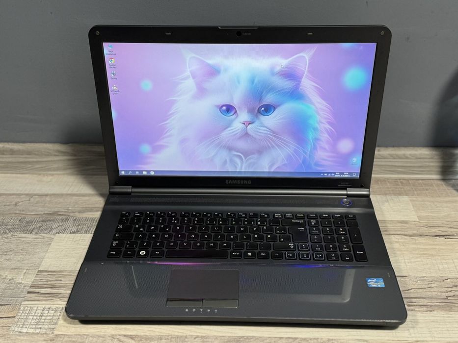 Лаптоп Samsung i5-450M/6RAM/500GB/17.3Инча.