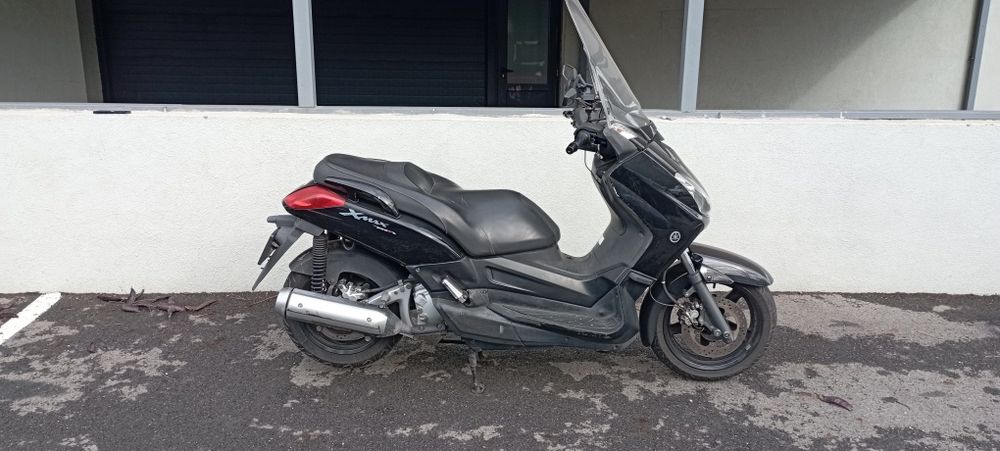 DE VANZARE scuter Yamaha xmax 250i