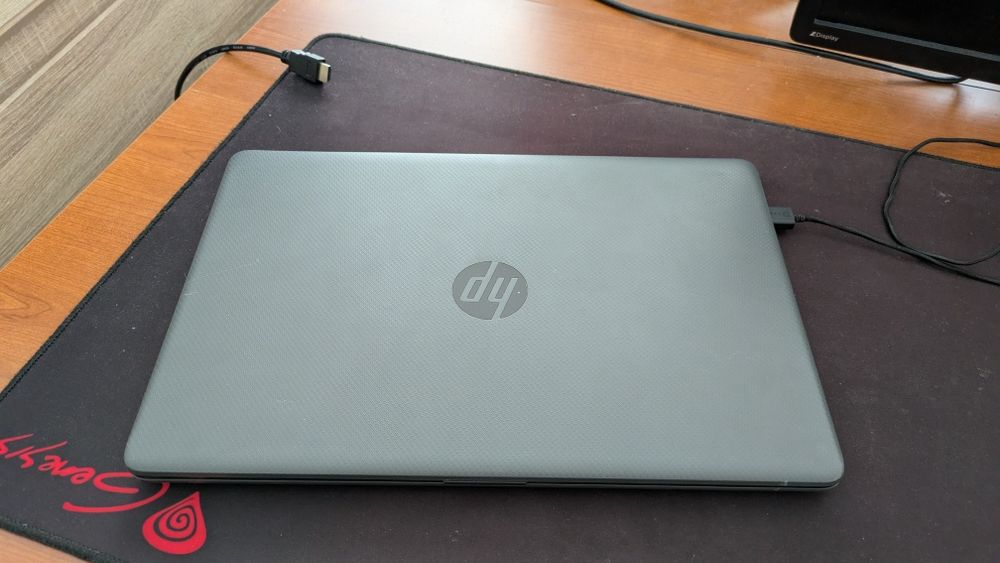 Laptop HP Ryzen 5 3500U