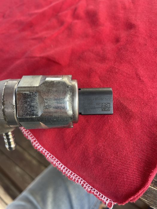 Debitmetru aer si rampa cu senzori motor 1,6 TDI cod CAY