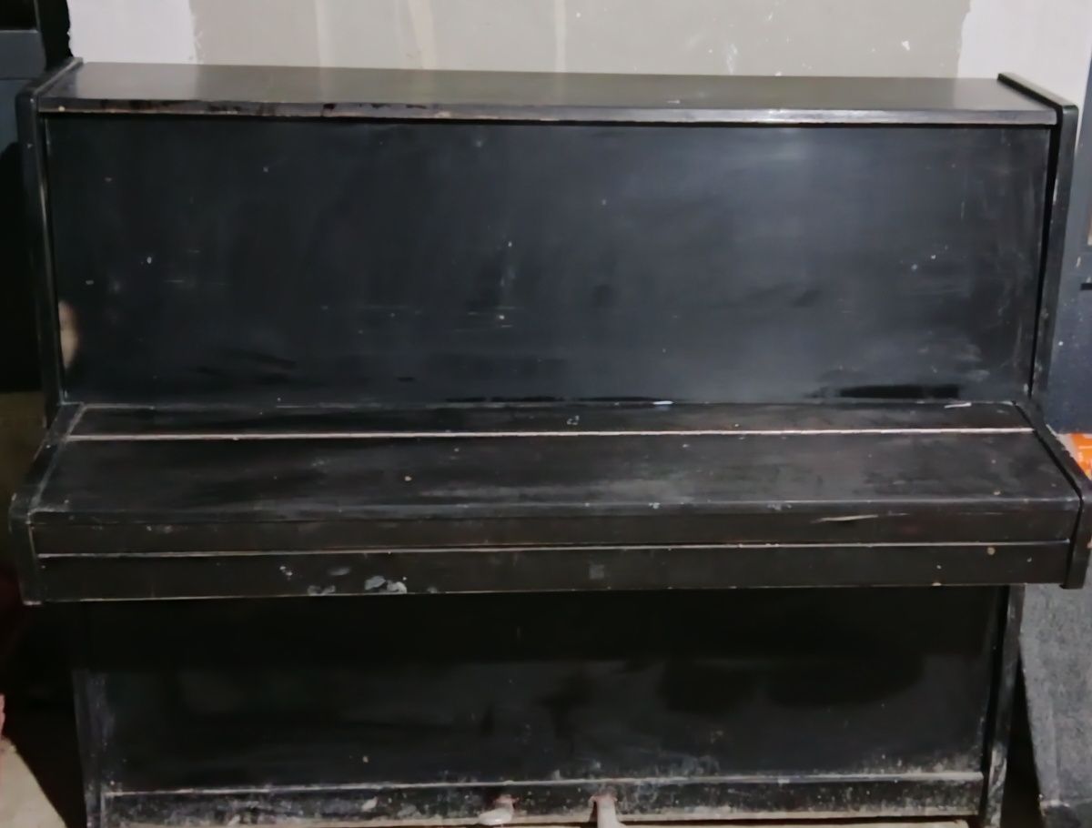 Pianina.      Fortepiano