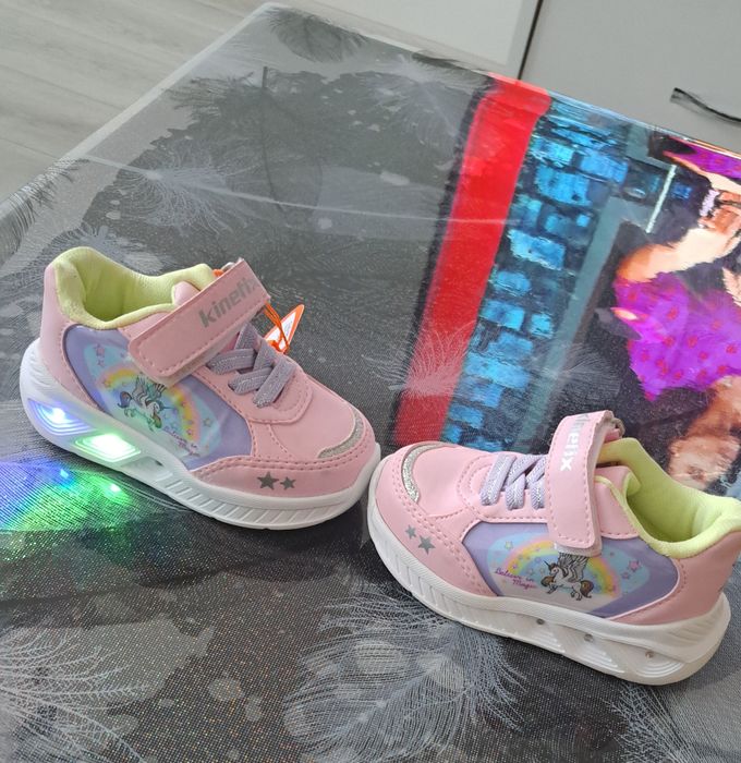 Светещи децки маратонки