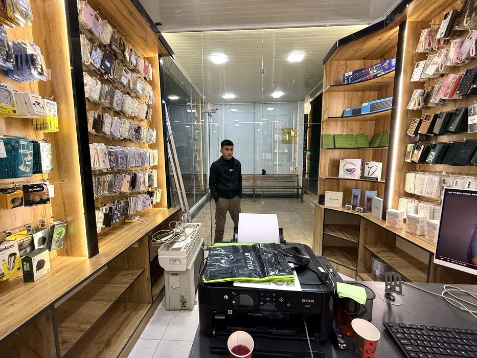 Срочно. Готовый бизнес. Сотилади.Тел-Аксессуар дукон.Кириб ишлаш керак