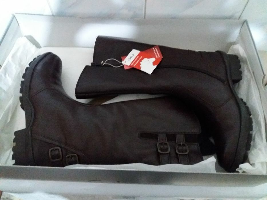 Зимние женские сапоги