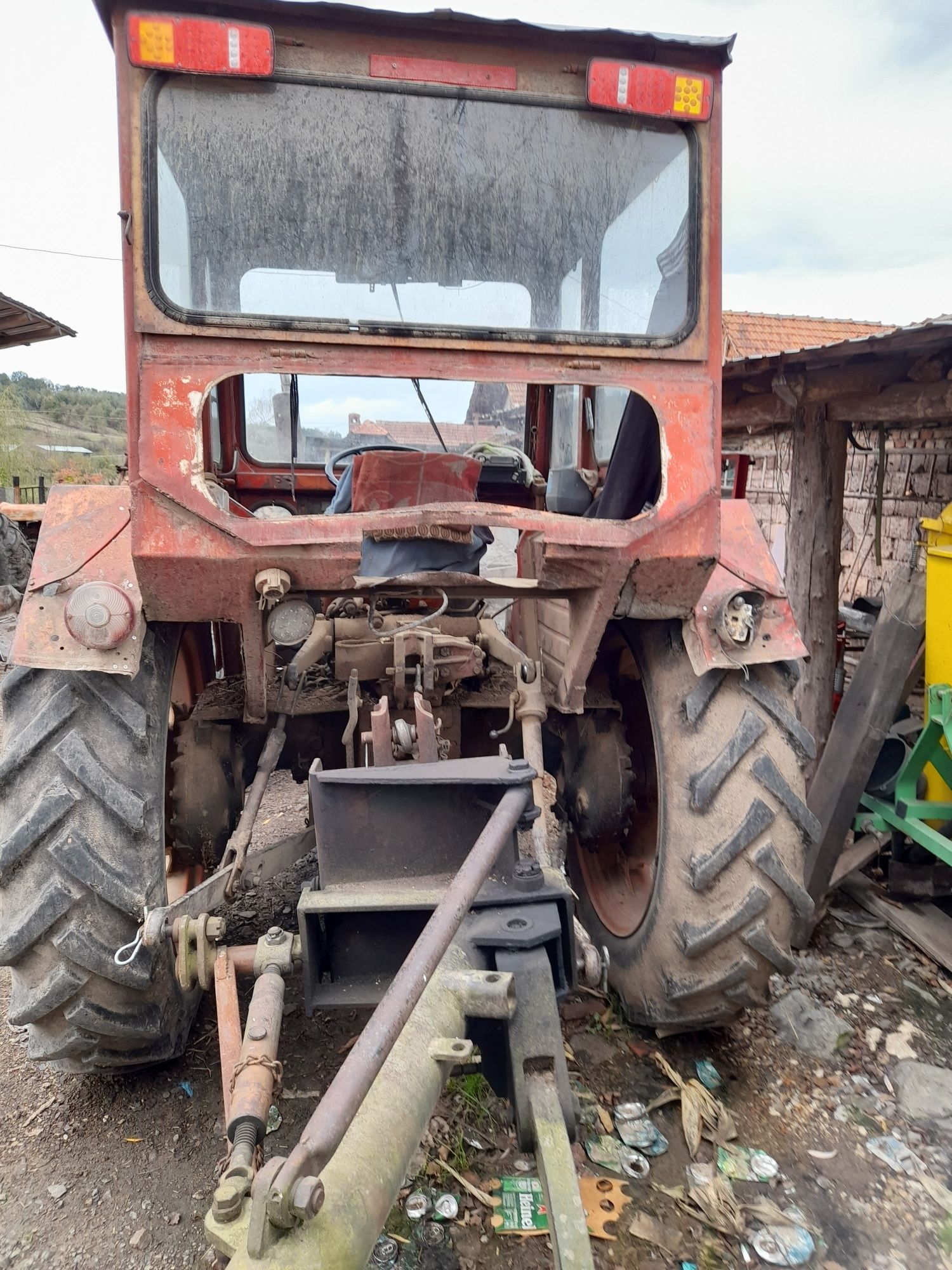 Vând tractor fiat