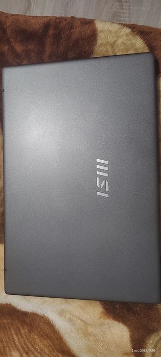 Vând urgent Laptop MSI modern 15 elegant,ideal pentru muncă