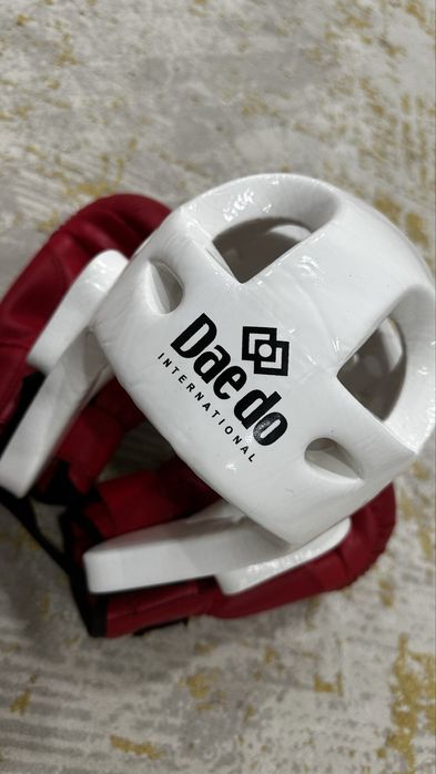 Перчатки шлем Dae Do белый Everlast